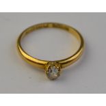 A single stone old cut diamond ring, 18 ct yellow gold claw setting, approx 0.