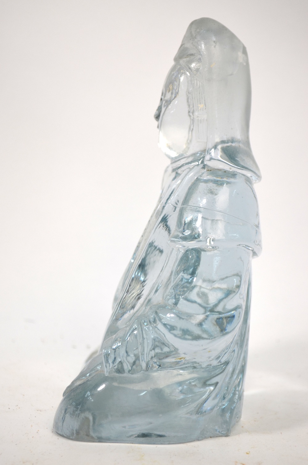 A Chinese translucent glass or crystal figure of Guanyin, - Image 4 of 9