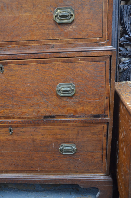 An unusual Georgian oak chest of two short and five long drawers with rosewood crossbanded fronts, - Image 2 of 5