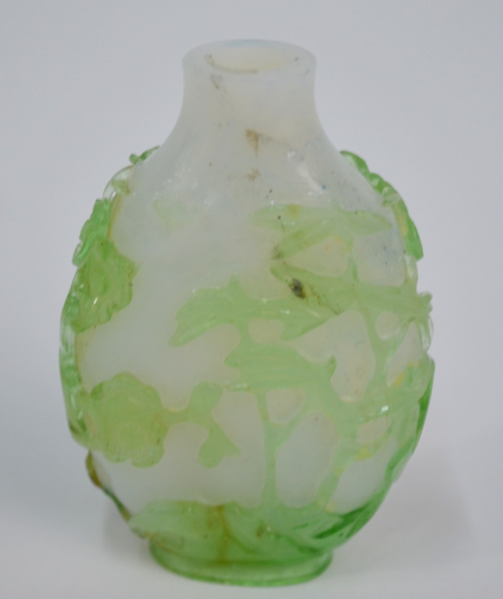 A single green overlay glass, Chinese sn - Image 3 of 4