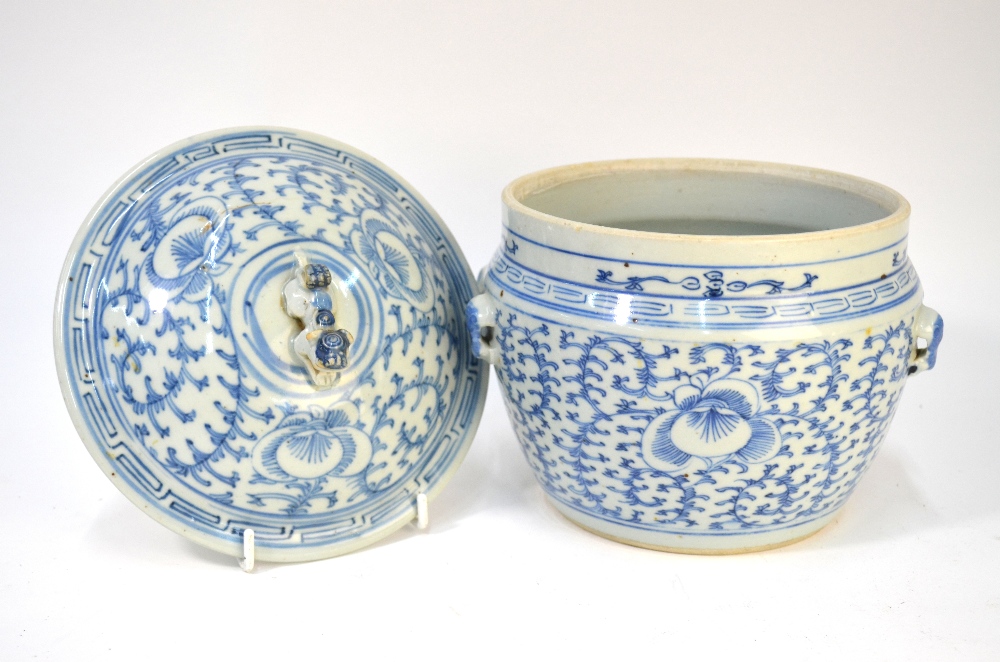 A blue and white porcelain Kamcheng with - Image 7 of 10