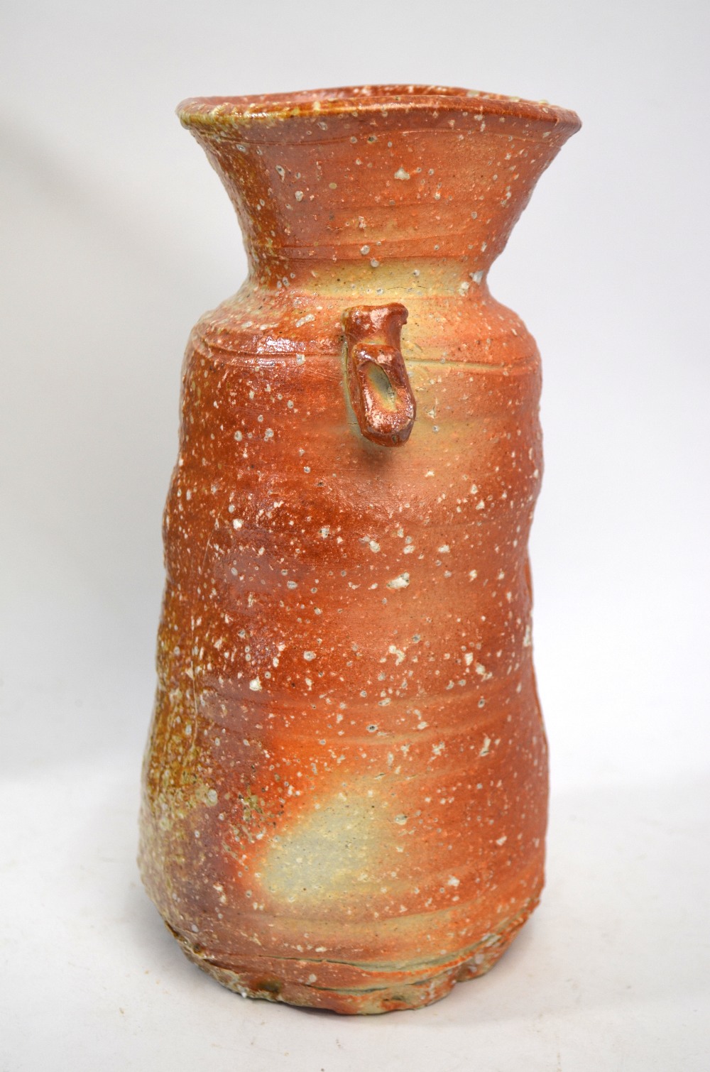 A Japanese Shigaraki-yaki vase with irre - Image 5 of 9