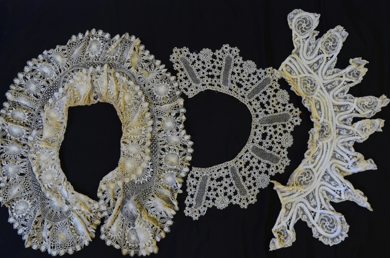 A collection of 19th century and other lace to include collars, bodice panels, lace tabards, - Image 5 of 10
