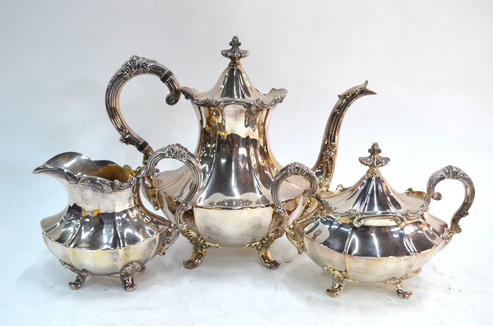 A US plate 'Victoria' pattern three piece tea service by Reed & Barton, - Image 9 of 10