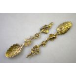 A good quality pair of early Victorian silver gilt cabinet teaspoons,