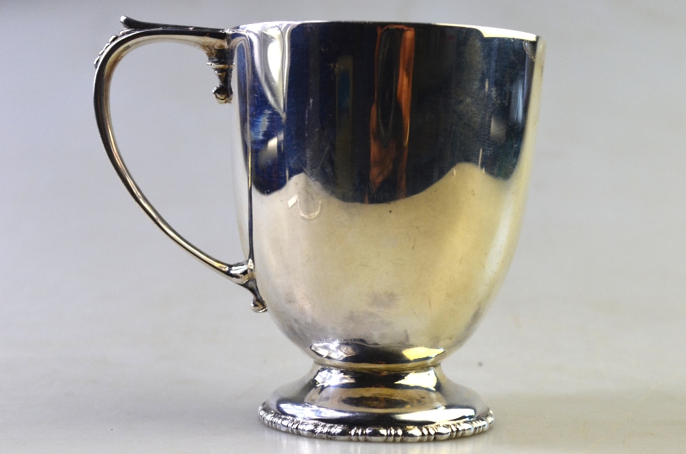 A silver Christening mug of ovoid form, on raised beaded foot, London 1939, 3 oz, - Image 2 of 6