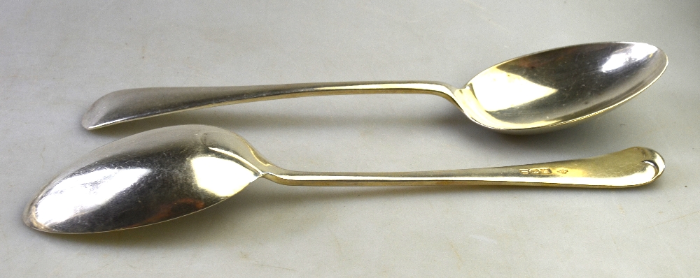 An Edwardian set of six silver OEP table spoons, William Hutton & Sons Ltd., London 1908, 14. - Image 4 of 4
