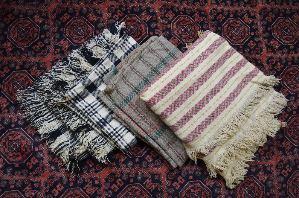 Three vintage Welsh wool blankets comprising; - Image 4 of 5