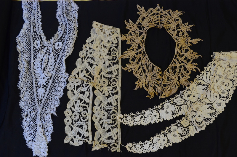 A collection of 19th century and other lace to include collars, bodice panels, lace tabards, - Image 6 of 10