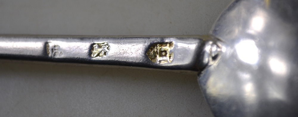 A Charles II silver seal-top spoon with - Image 4 of 4