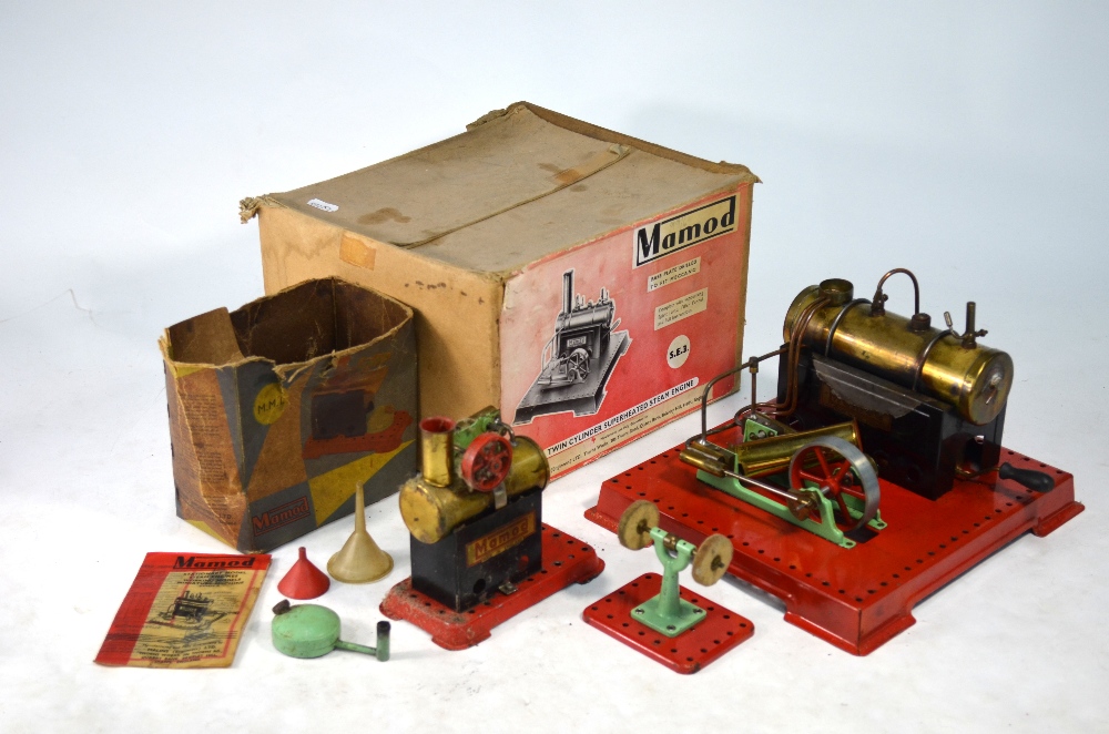 A boxed Mamod SE3 Twin Cylinder Superheated Static Steam Engine,