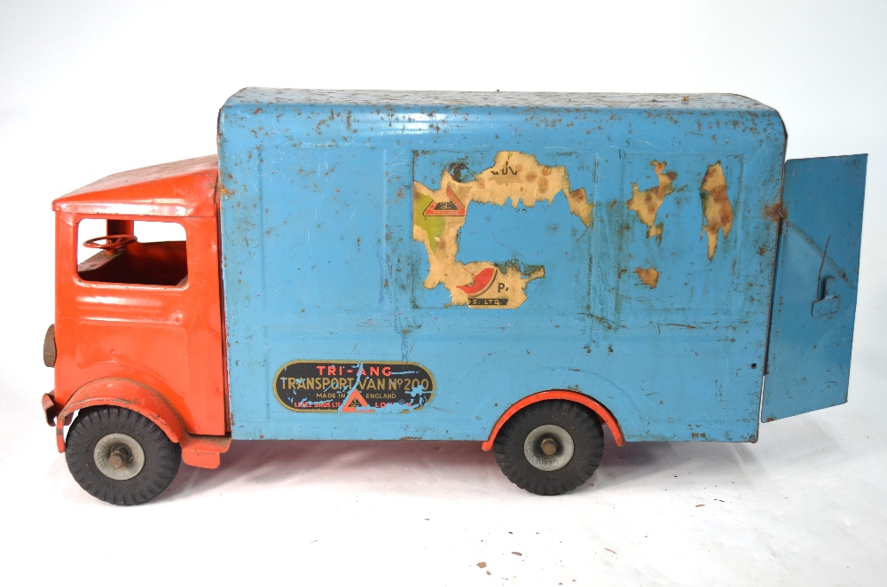 A large Tri-ang Dairy tinplate model Bedford Tipping Truck, c/w six churns, - Image 4 of 9