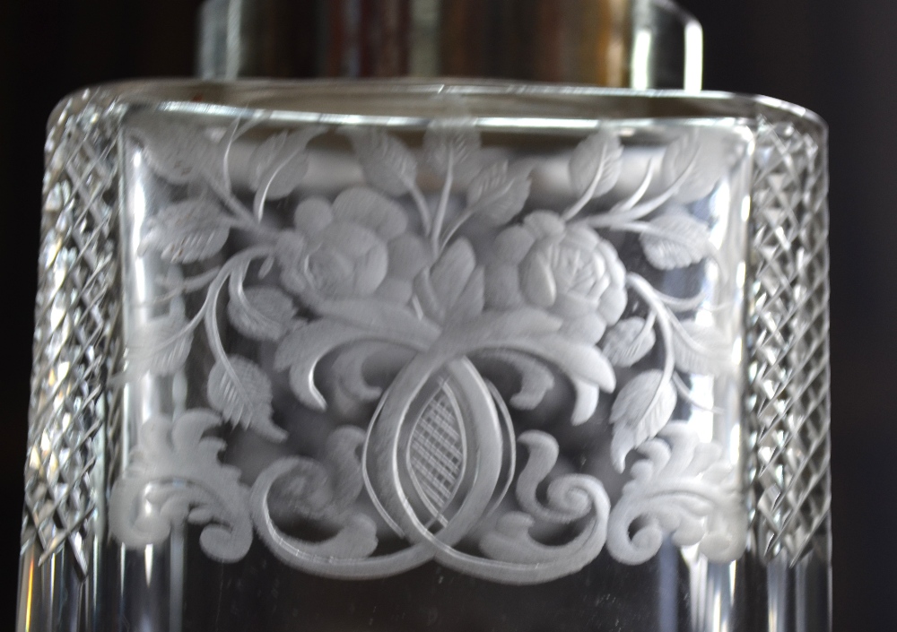 A German square-cut glass tea caddy and stopper with strawberry-cut canted corners and wheel-etched - Image 5 of 5
