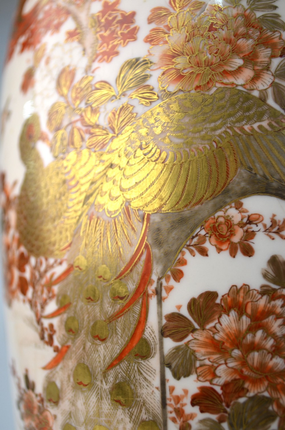 A pair of Kutani vases; - Image 3 of 5