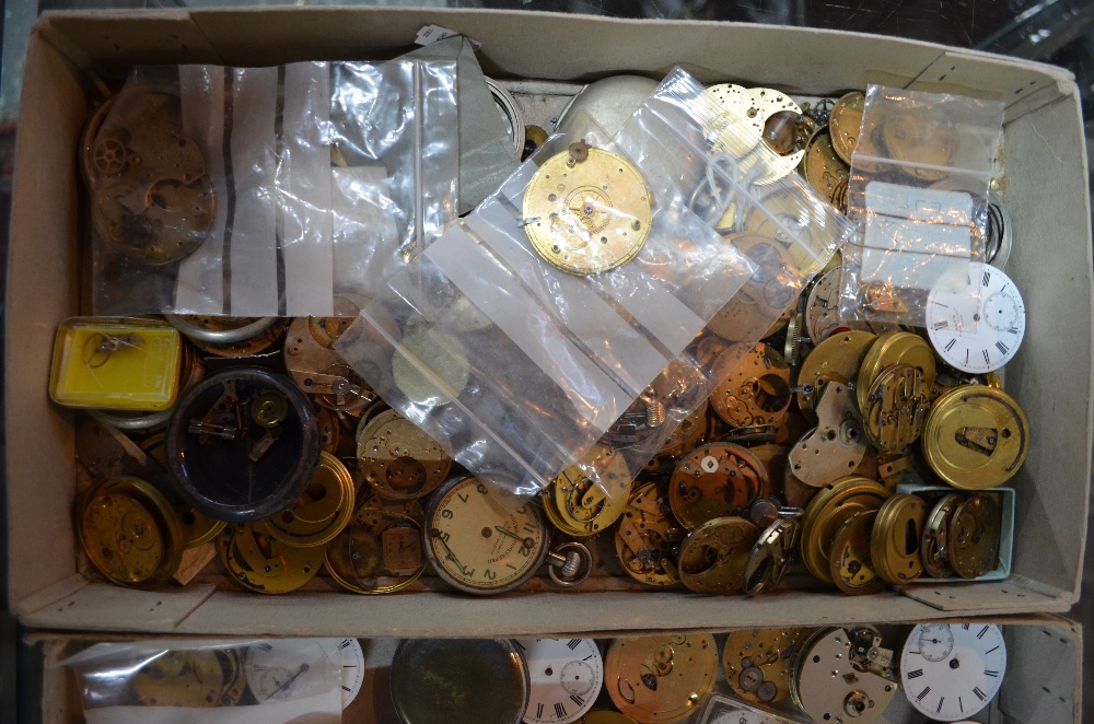 An extensive collection of pocket watch movements, - Image 4 of 8