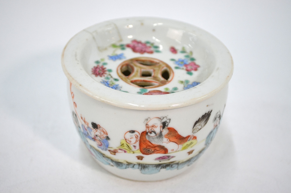 Two items of Chinese famille rose comprising: an incense burner decorated with the Eight Daoist - Image 2 of 9