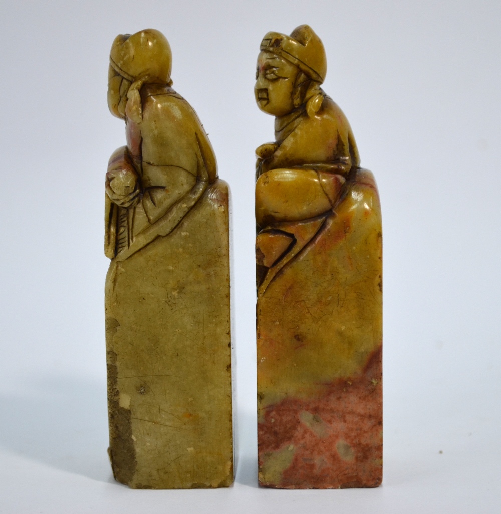 A pair of soapstone seals, each one designed with seated scholar finial; 10 cm high. - Image 4 of 6