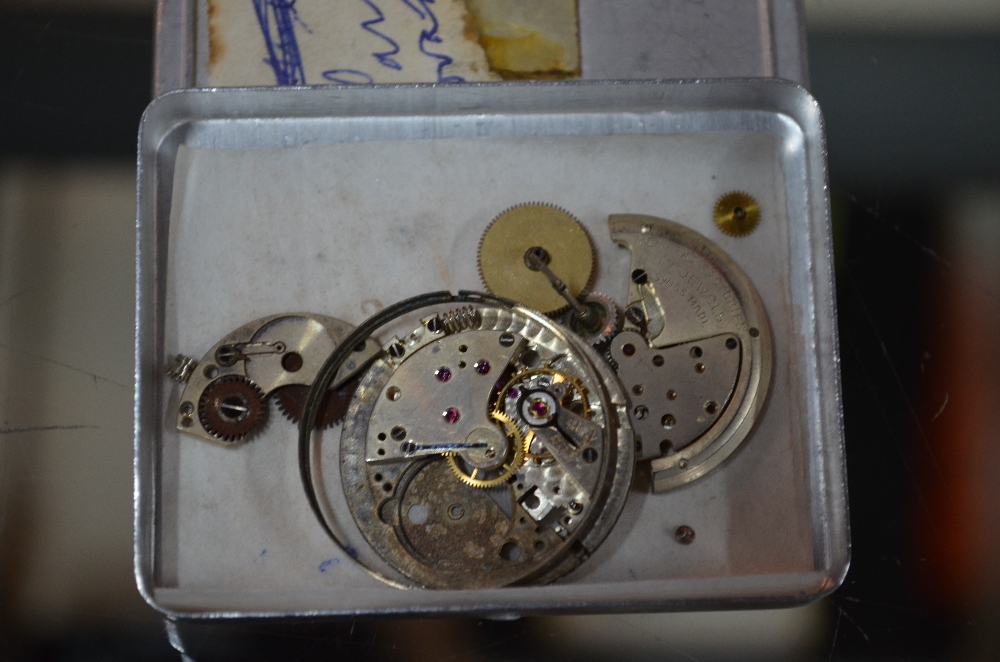 An extensive collection of pocket watch movements, - Image 7 of 8