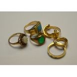 Lot containing opal and garnet cluster ring, 9ct yellow gold; small signet ring,