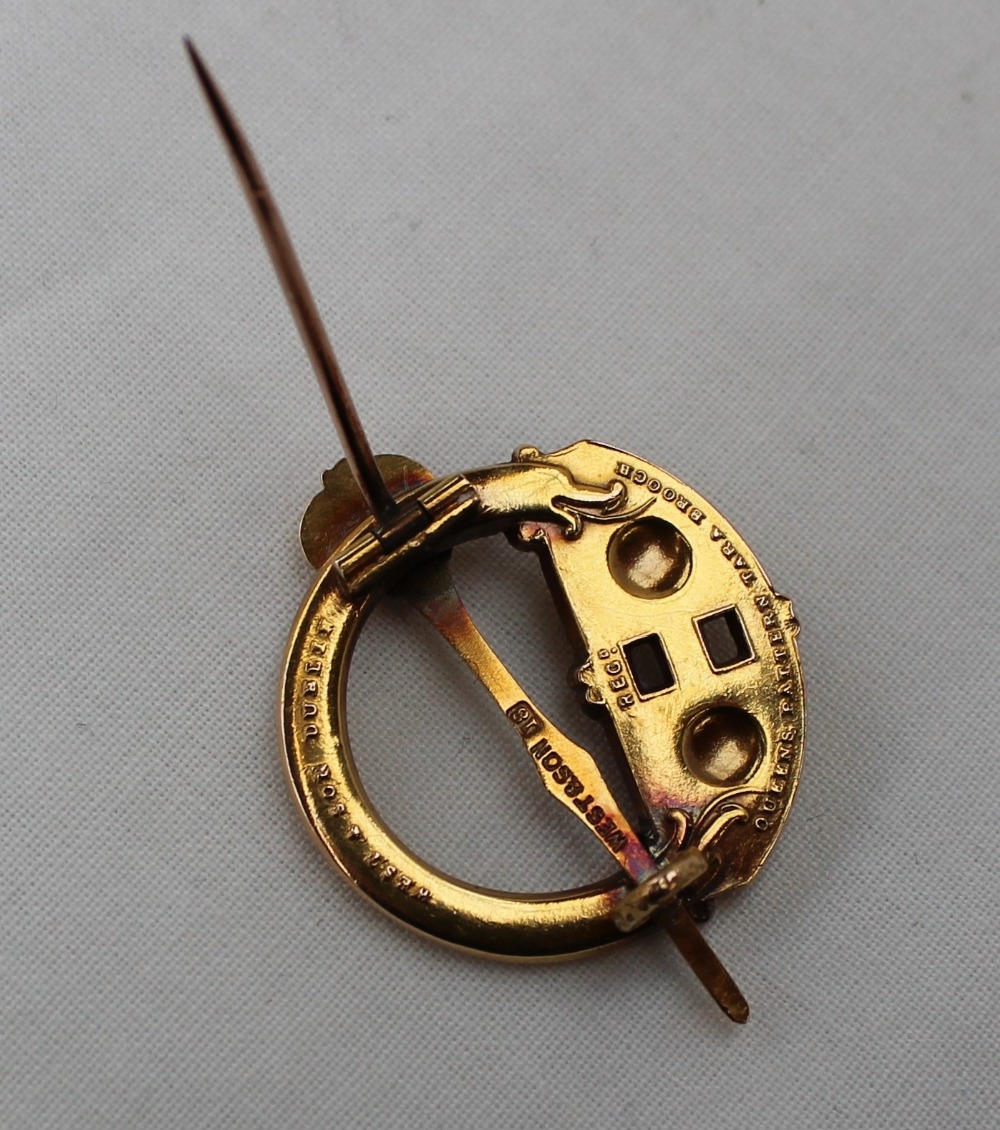 A West & Son of Dublin Queens pattern Tara brooch, in 18ct yellow gold, approximately 7 grams, - Image 3 of 3