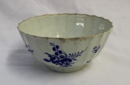 An 18th century Worcester porcelain slops basin,