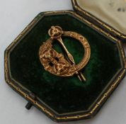 A West & Son of Dublin Queens pattern Tara brooch, in 18ct yellow gold, approximately 7 grams,