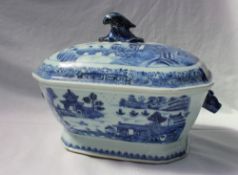 A Chinese blue and white tureen cover of rectangular form with cut corners,