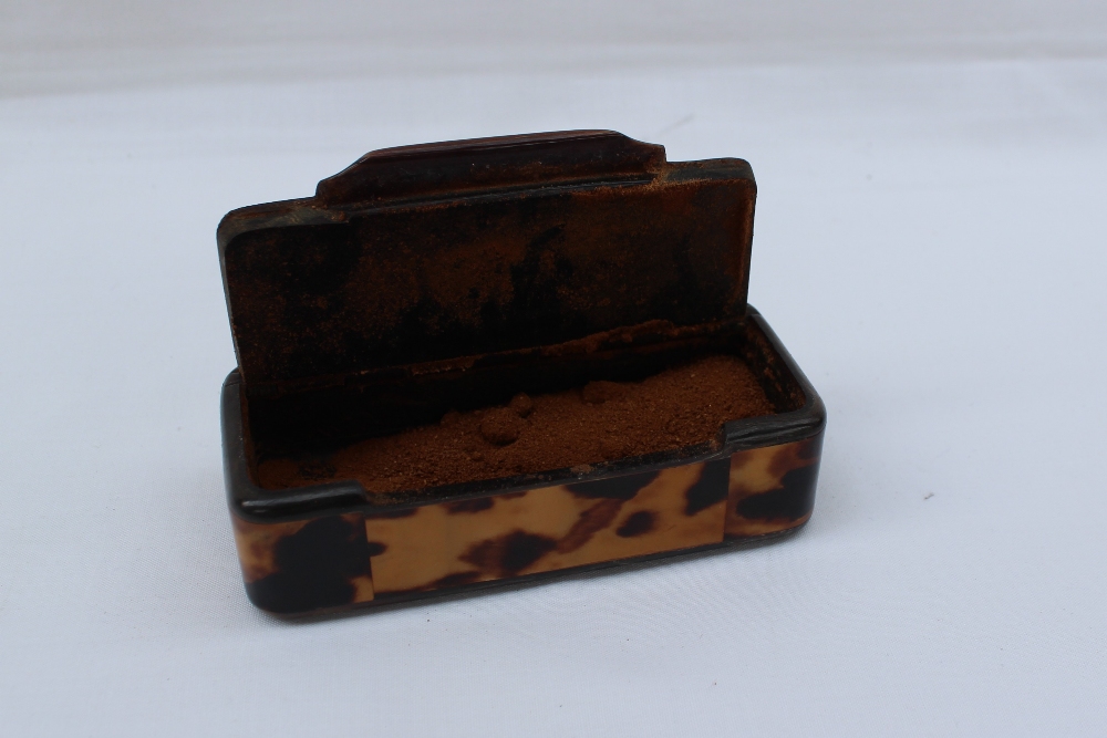 A large 19th century tortoise shell and horn snuff box of rectangular form, - Image 8 of 8