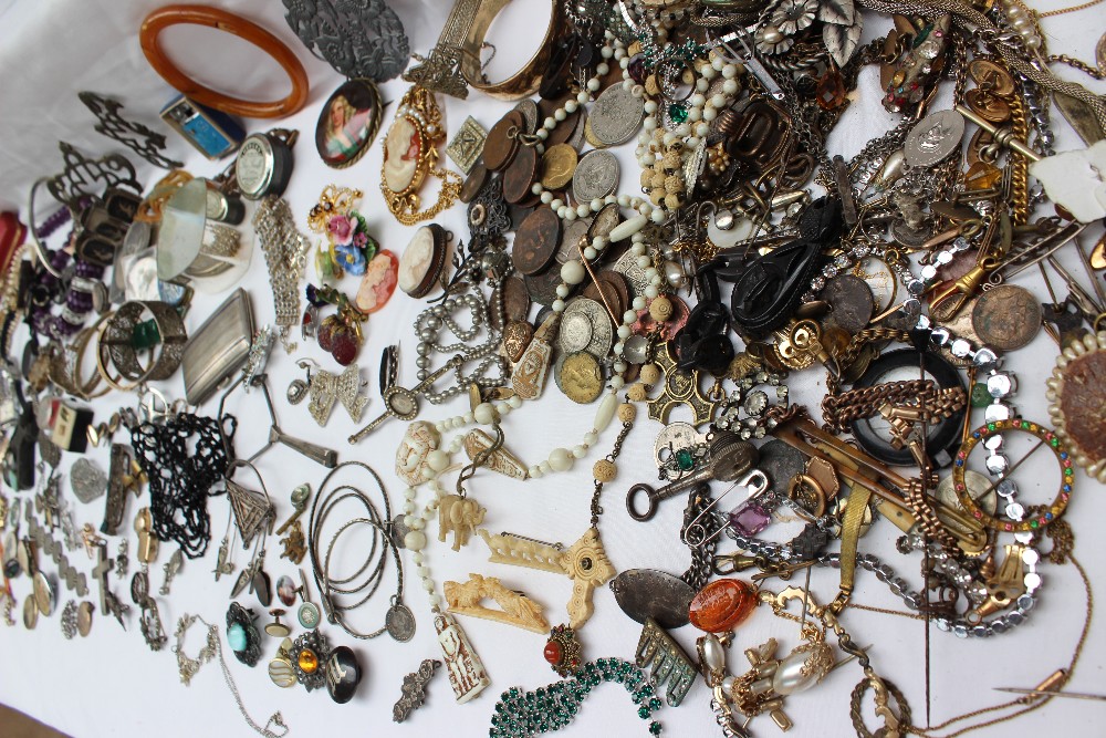 A large collection of costume jewellery including bead necklaces, brooches, rings, albert chains, - Image 2 of 3