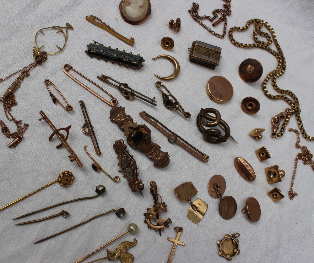 Assorted 9ct gold and yellow metal jewellery including cufflinks, necklaces, shirt studs etc, - Image 2 of 2