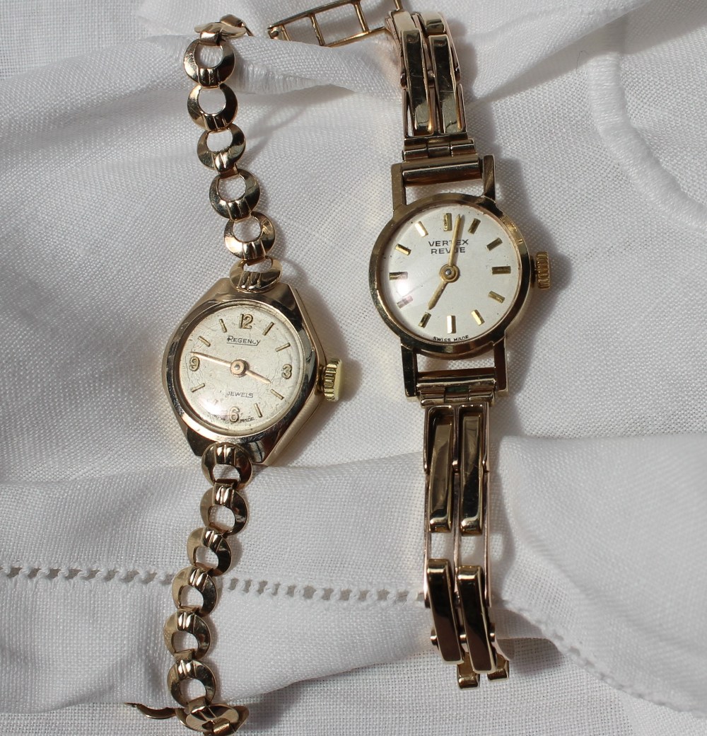 A 9ct yellow gold lady's wristwatch, the dial with batons inscribed "Vertex revue", - Image 2 of 3