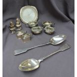 A pair of George V silver fiddle pattern serving spoons, London, 1906,