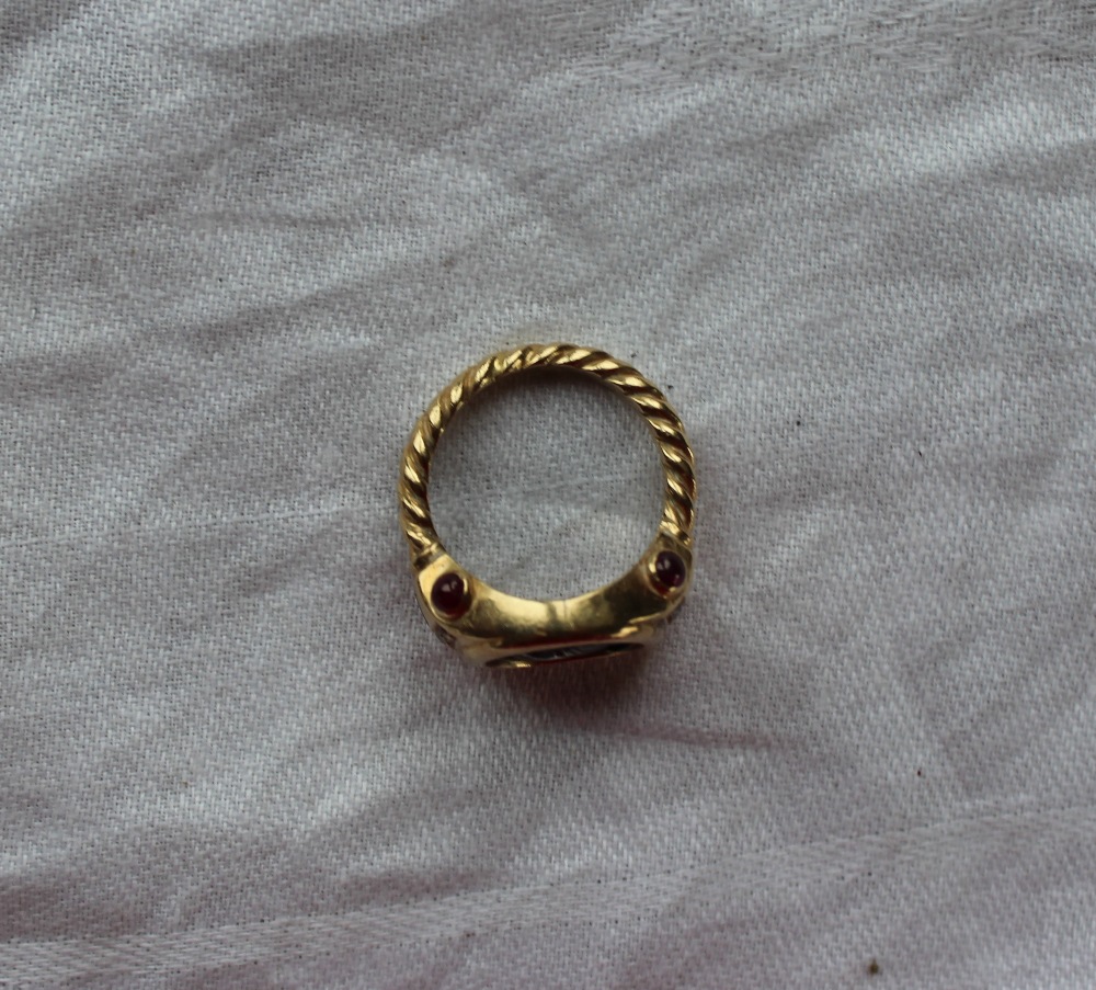 A 14ct yellow gold ring set with a Roman coin, - Image 4 of 5