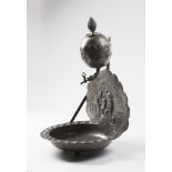 A BAROQUE PEWTER LAVABO / Around 1740, Tyrol, Innsbruck This tabletop lavabo comprises a round