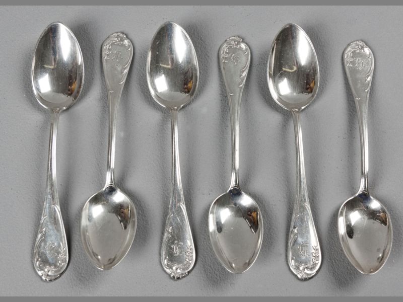 A SET OF SIX .800 STD SILVER TEASPOONS, handles engraved with initials "H", 152g.