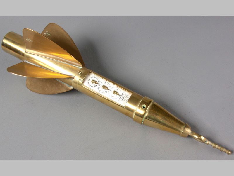 AN EARLY 20TH CENTURY BRASS HARPOON PATENT SHIPS LOG, by T. Walkers, London, of typical form