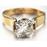 AN 18ct YELLOW GOLD DIAMOND SOLITAIRE RING, round European diamond in claw setting on solid shank,