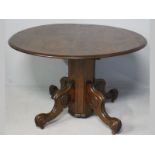 A VICTORIAN MAHOGANY CIRCULAR OCCASSIONAL TABLE, the mahogany top with a thumb-moulded edge,