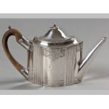 A GEORGE III SILVER TEAPOT LONDON 1795, PETER & ANN BATEMAN, hinged cover with removable star