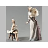 A LLADRÓ FIGURINE OF A LADY IN VICTORIAN COSTUME, holding a parasol, base with printed factory mark,