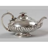 A WILLIAM IV SILVER TEAPOT LONDON 1822, GEORGE BURROWS, hinged top with removable finial C-scroll