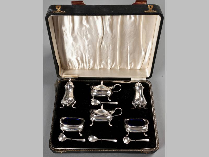 A 20TH CENTURY ENGLISH SILVER CRUET SET BIRMINGHAM, VARIOUS DATES AND MAKERS, comprising two mustard