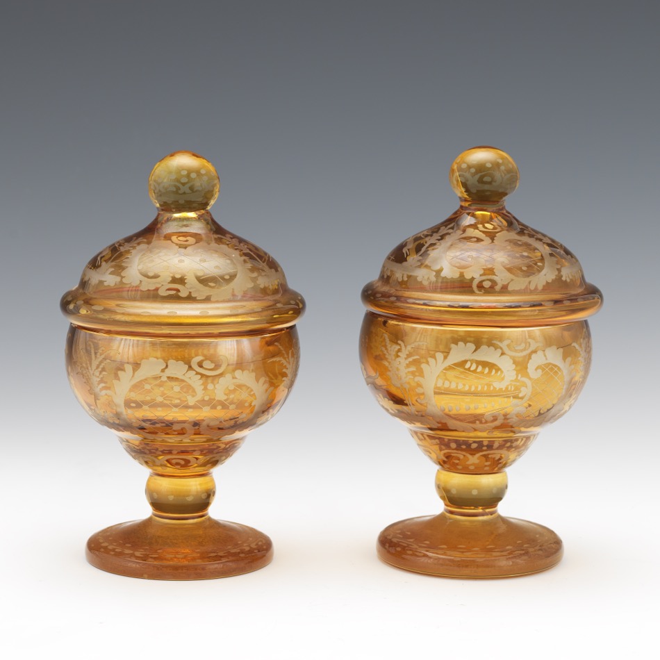 Near Pair of Bohemian Amber Glass Footed BonbonniÃ¨res with Covers, ca. 19th Century - Image 3 of 7