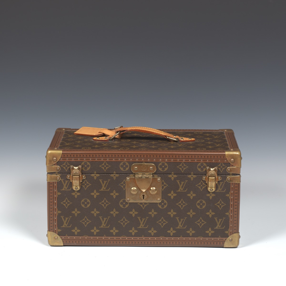 Louis Vuitton Travel Case With Mirror - Image 2 of 9