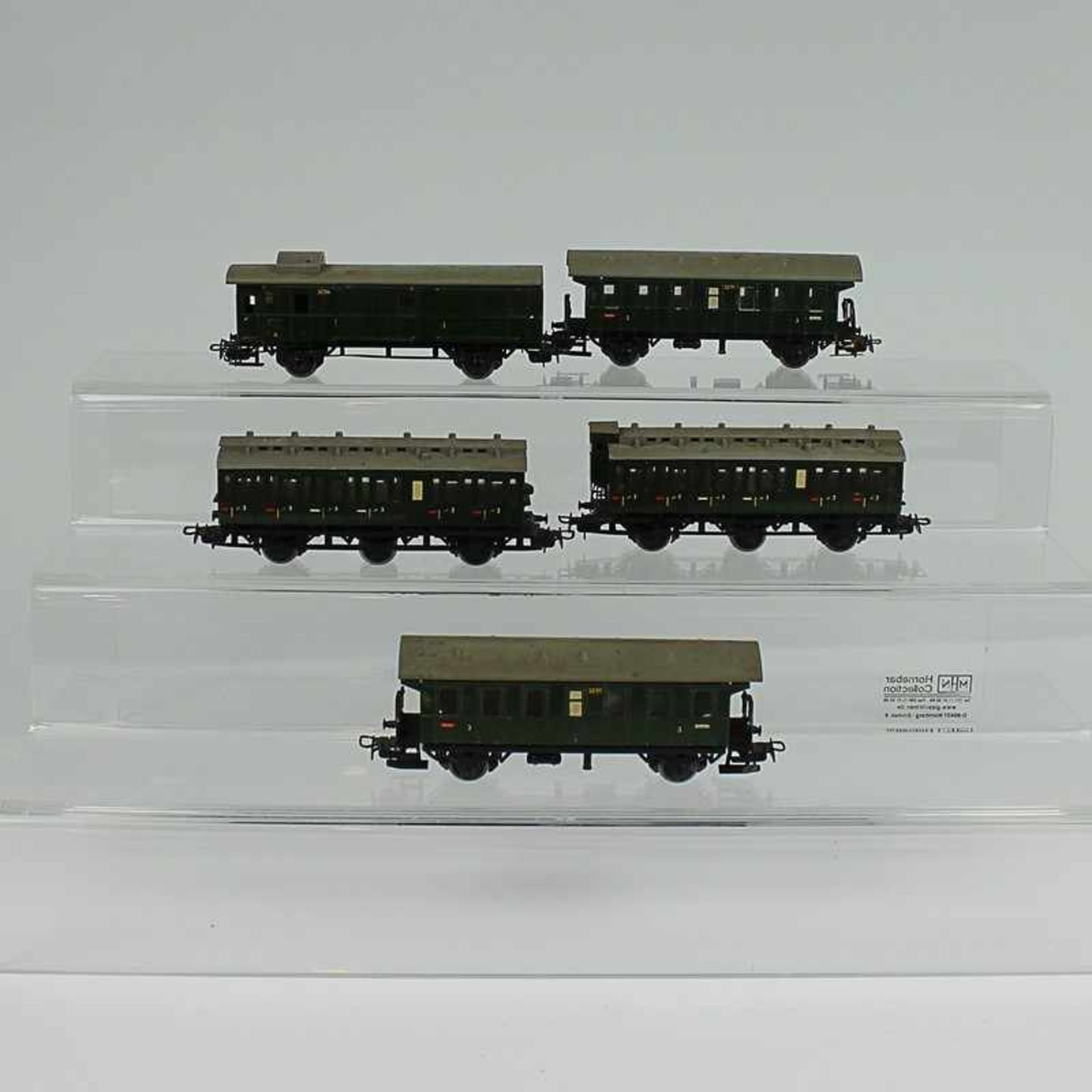 Märklin - Eisenbahn 5 Wagen, H0, grün, dabei 1 Gepäckwagen, 2x mit Oberlichtern, versch.