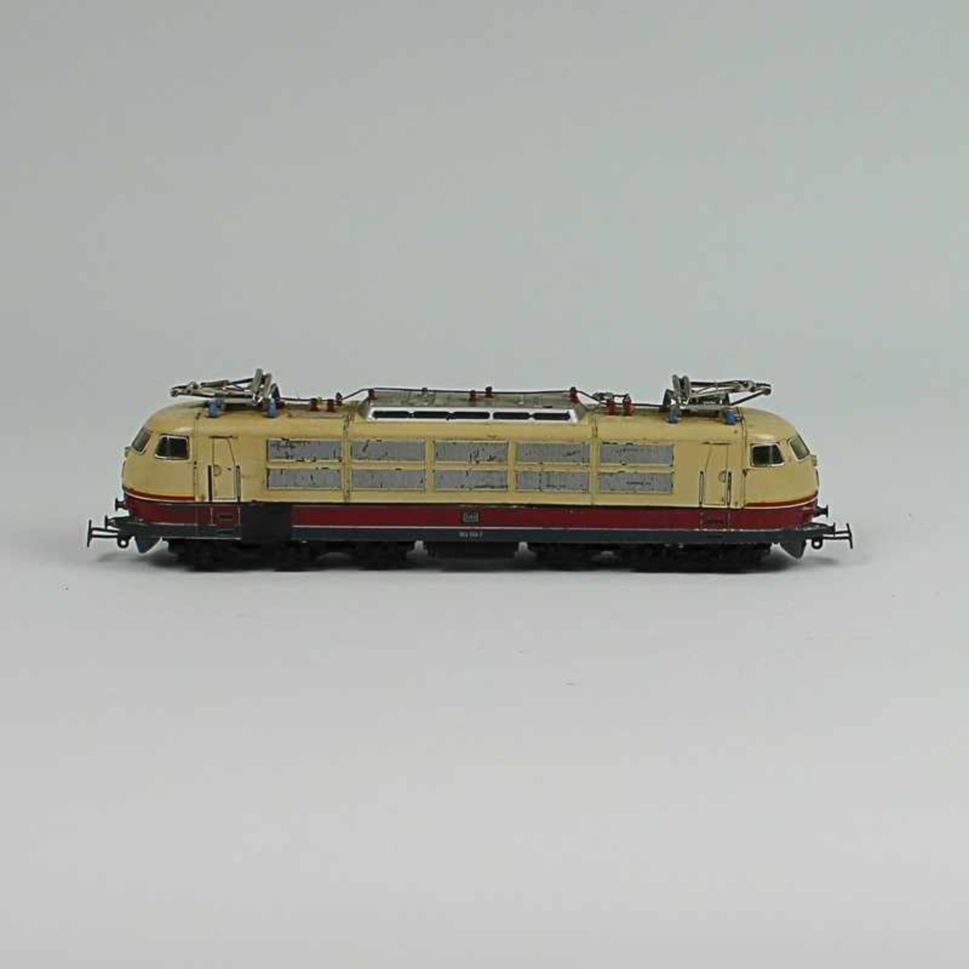 Märklin - Eisenbahn E-Lok, H0, 3657, BN 103 113-7 der DB, beige-rot, 2 Pantographen, Gleichstrom,