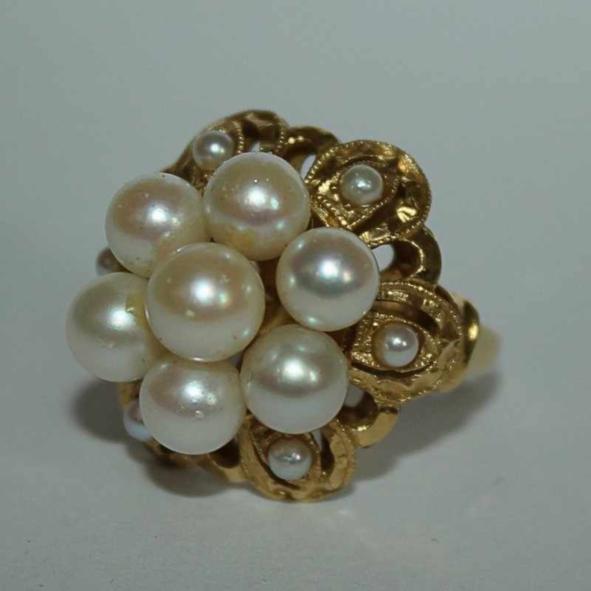 Perlen - Damenring GG 750, floral/durchbrochener Ringkopf besetzt mit Perlen, Dca.0,1-0,6cm, RW56,