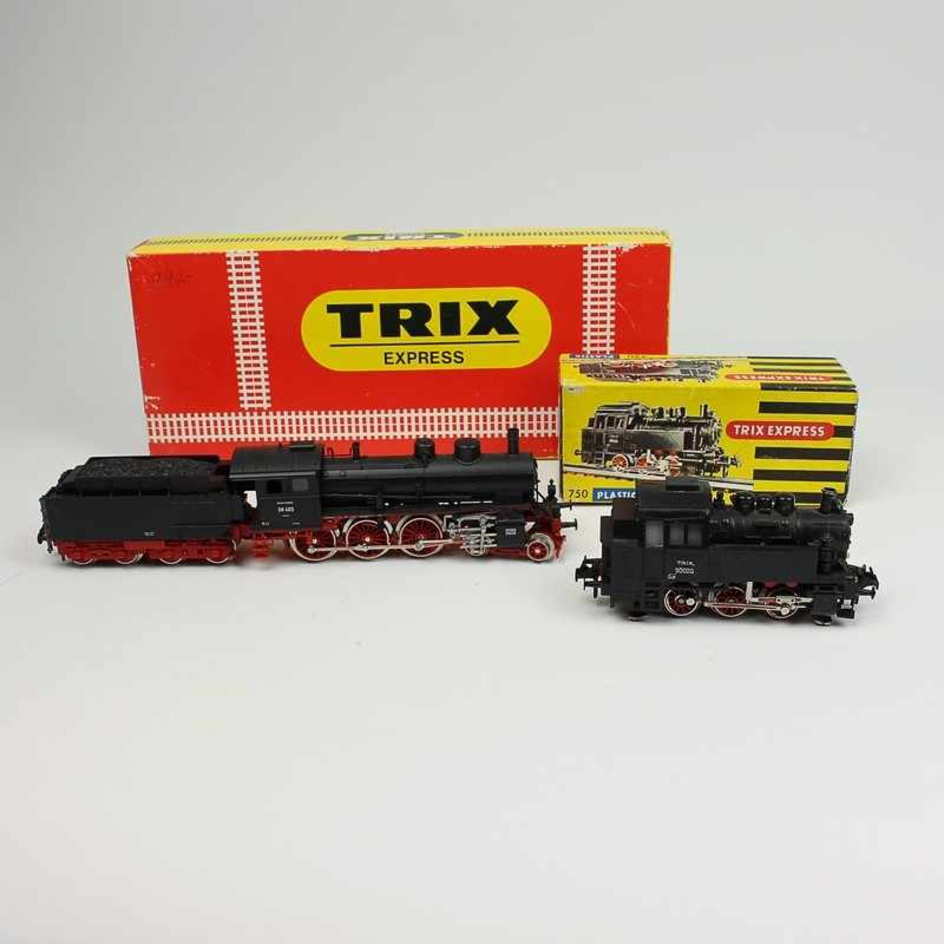 Trix - Eisenbahn 2 Dampfloks, H0; 1x 2202, 1x Schlepptender Lok BN38403 der DR, mit Tender; 1x