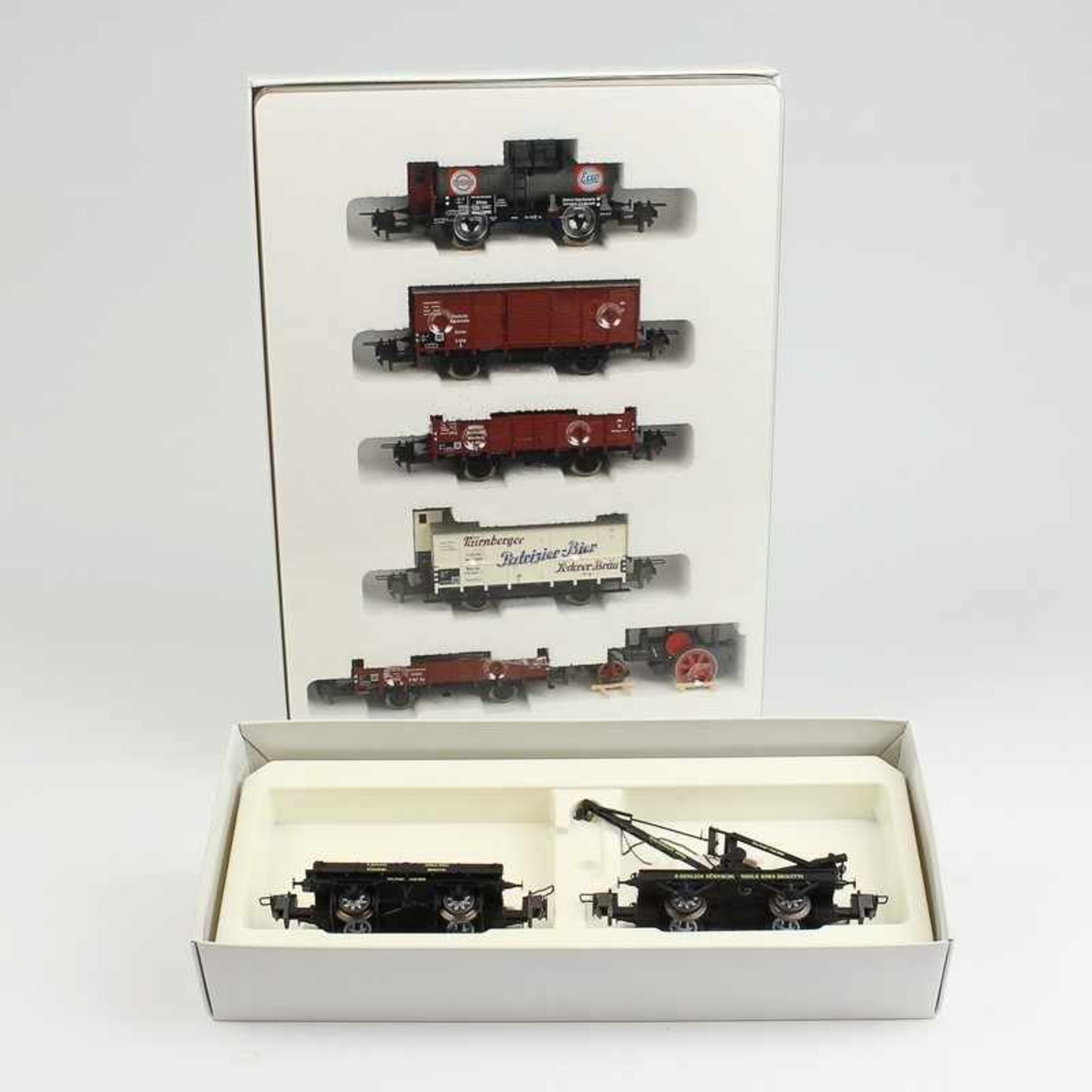 Trix - Eisenbahn Güterwagen; 1x Set 32376, 5 Wagen, Dampfwalze als Ladegut, Nürnberger Patrizier-