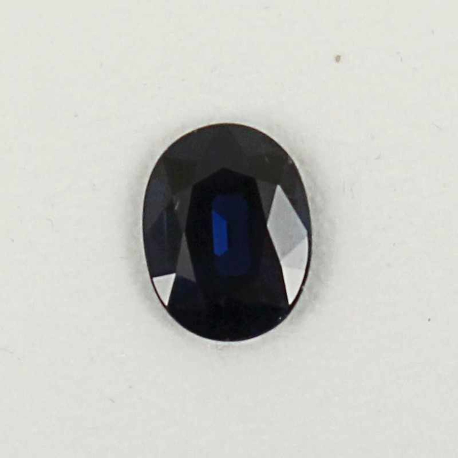 Edelstein - Saphir oval, facettiert, ca. 8,5 x 6,5mm, ca.1,97ct